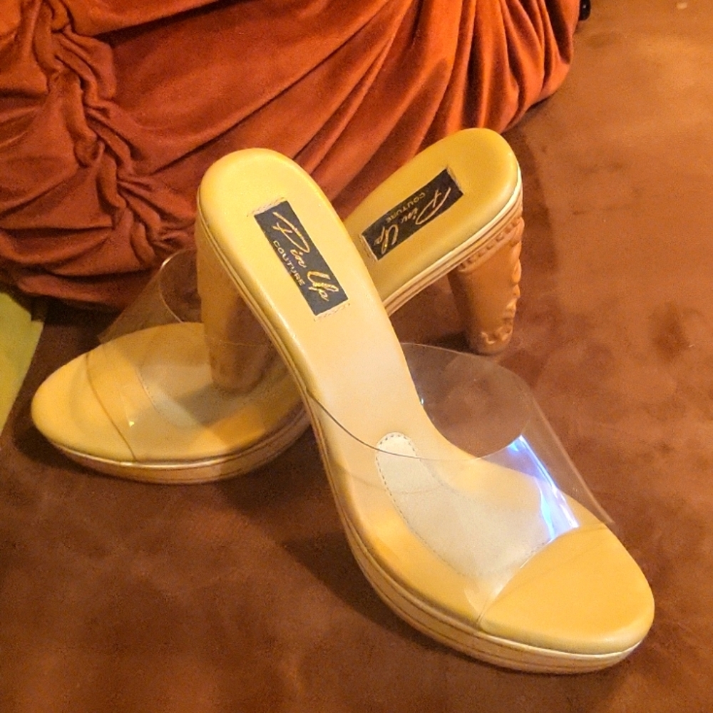 Tiki Heels Pinup Couture RARE